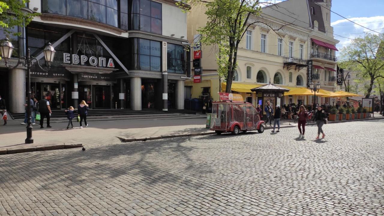 Квартира На Дерибасовcкой Odessa Exterior foto