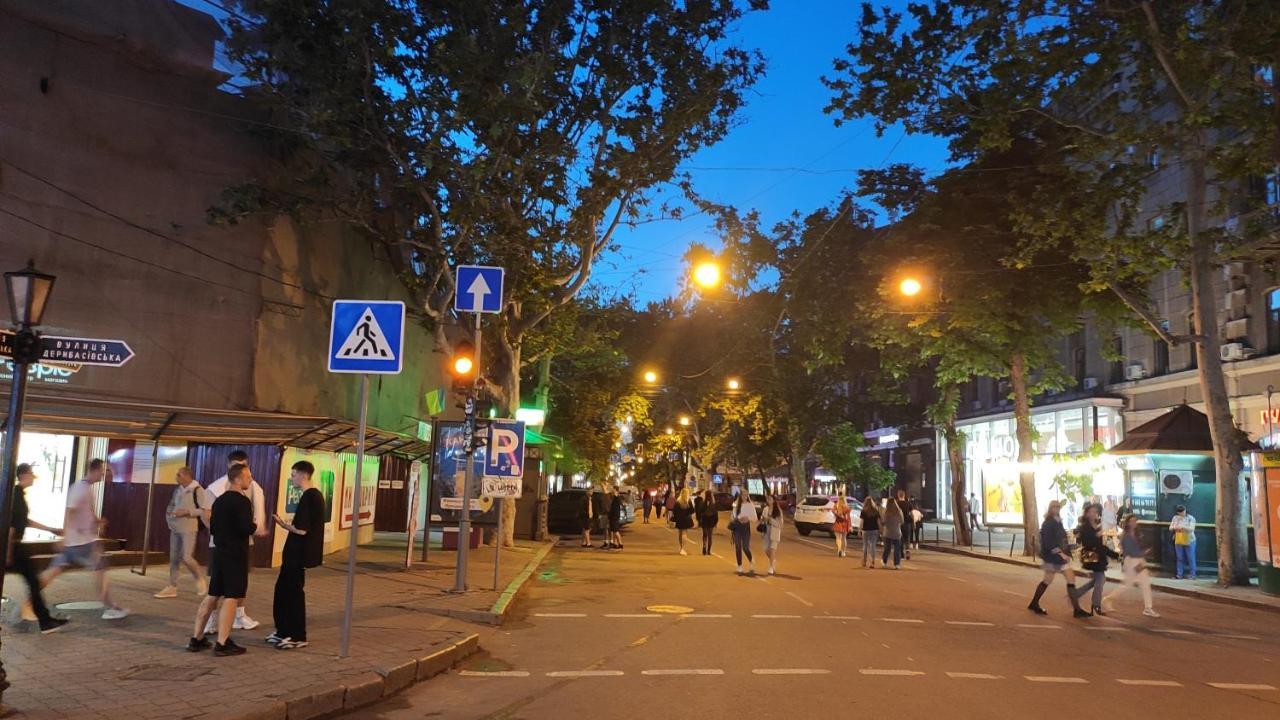 Квартира На Дерибасовcкой Odessa Exterior foto