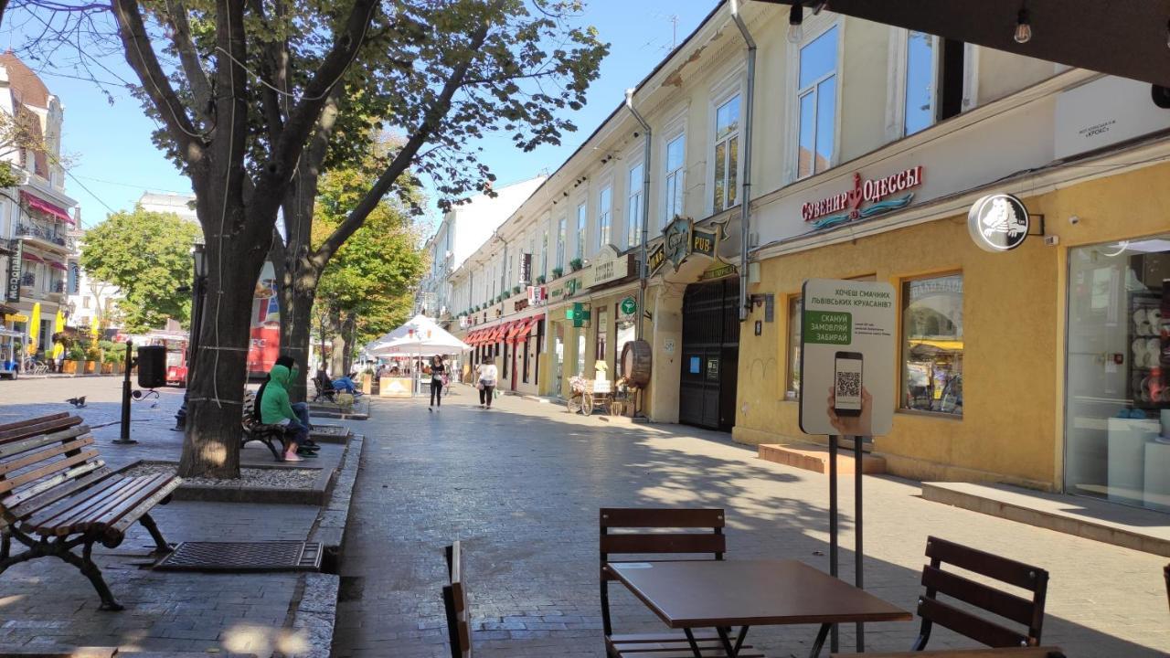Квартира На Дерибасовcкой Odessa Exterior foto